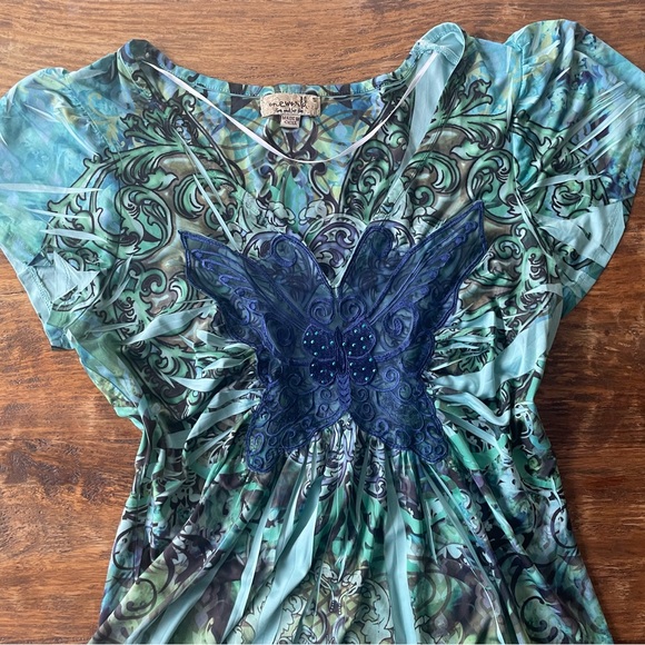 🦋VINTAGE BUTTERFLY TOP🦋 - Picture 2 of 5